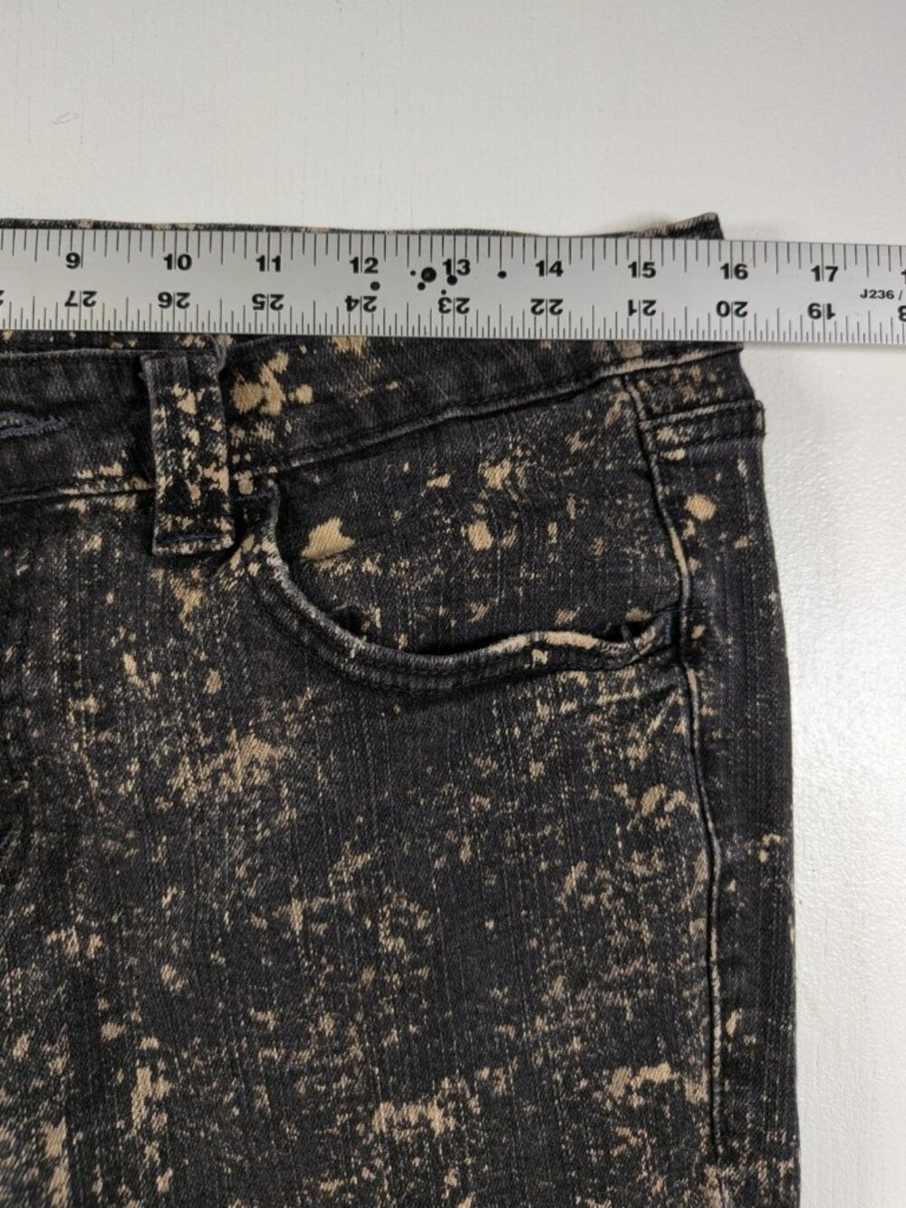 Levi's Custom Bleached Reworked Bootcut Jeans Rhinestone Heart Pocket 26x30 - Picture 7 of 8